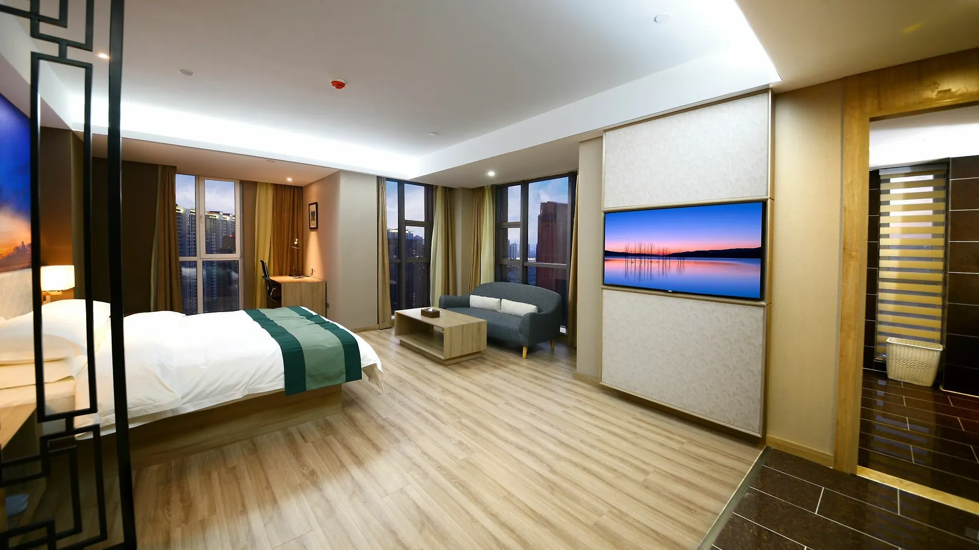 Nice Seven Days Boutique Hotel Лоян