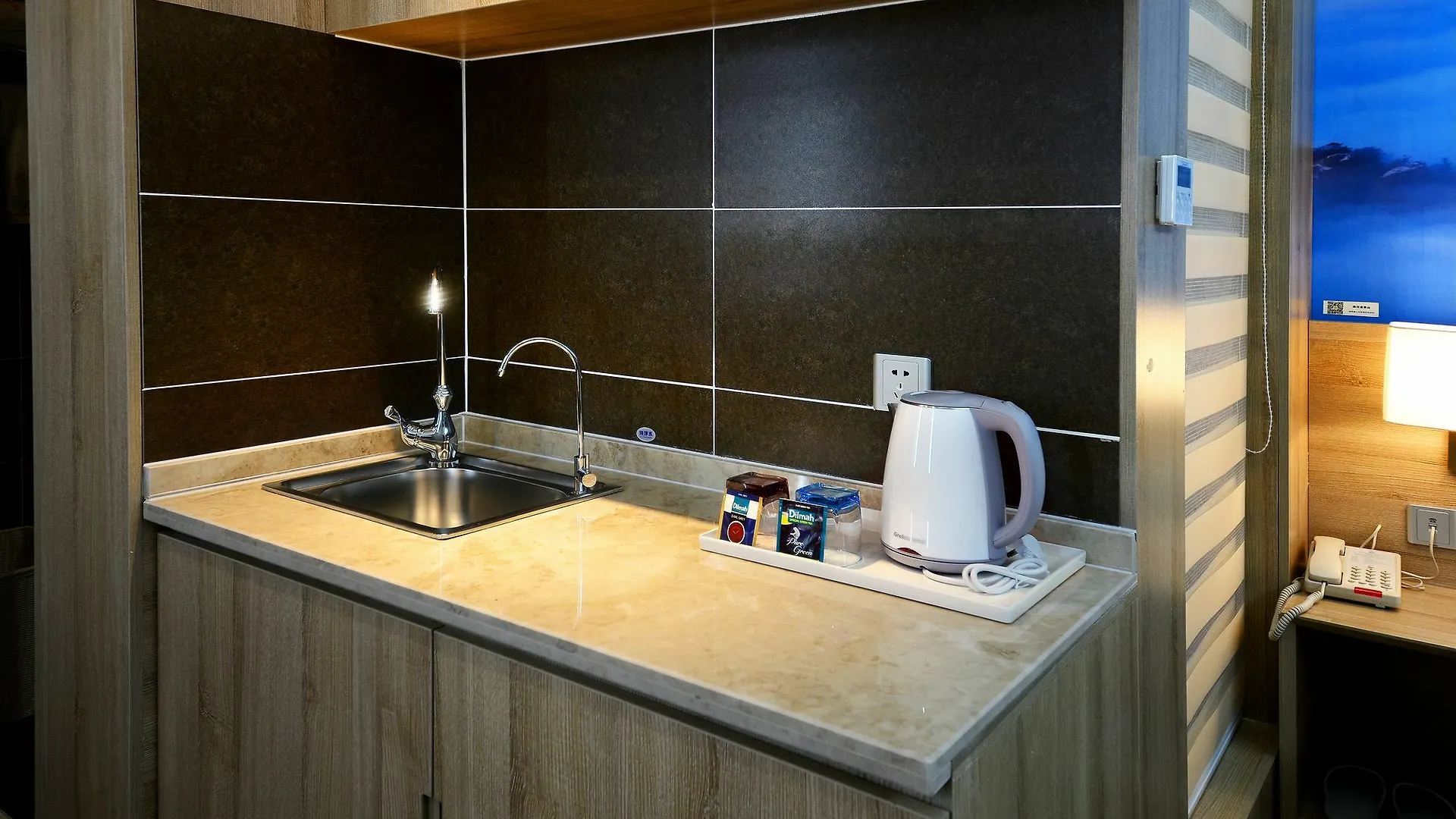 Nice Seven Days Boutique Hotel Лоян 3*,