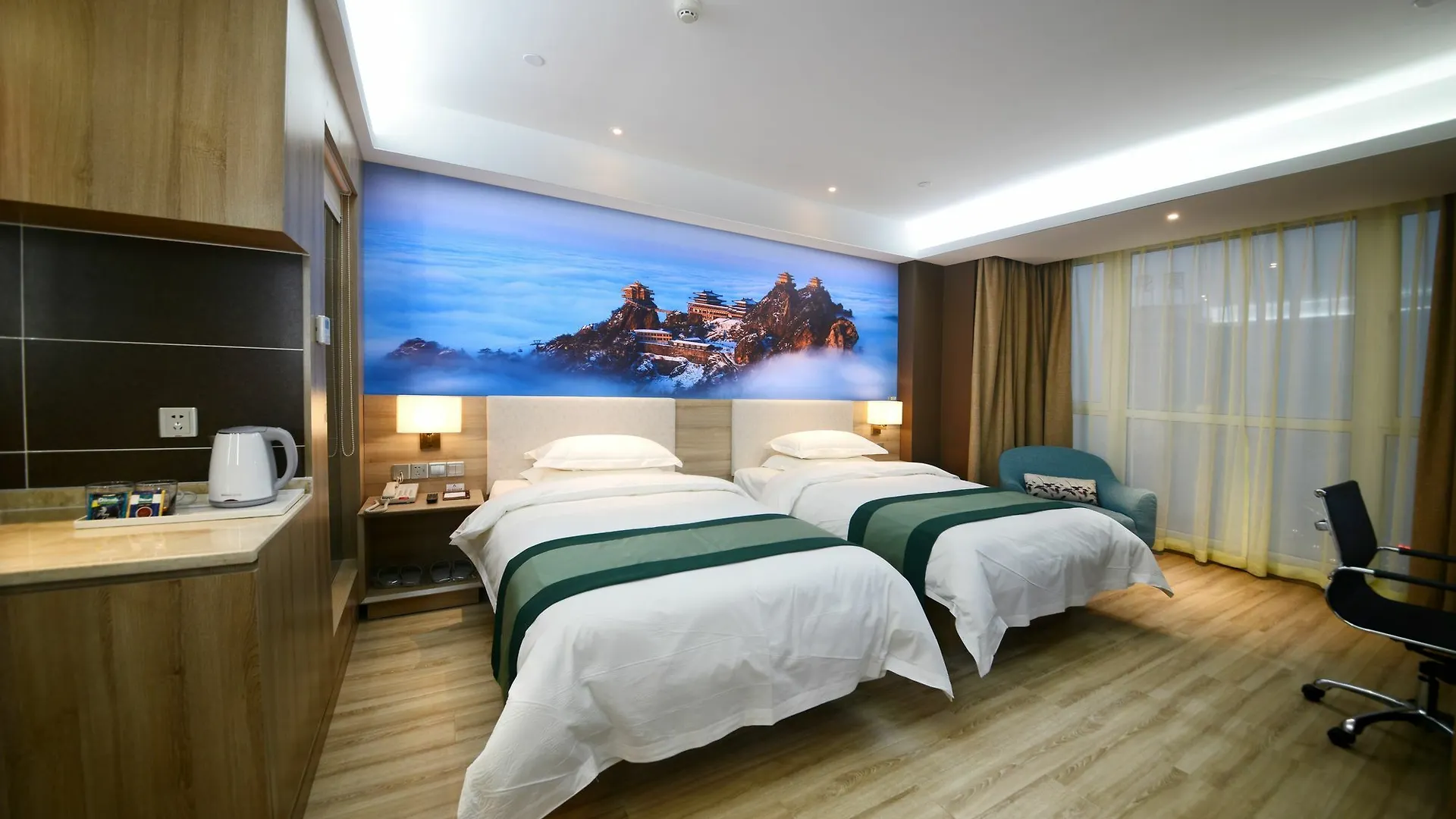 Nice Seven Days Boutique Hotel Лоян 3*,  Китай